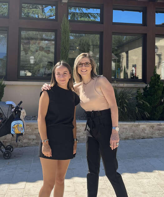 Photo de Clémentine Pagan - CERISE SUR LA LUNETTE à BESSENAY